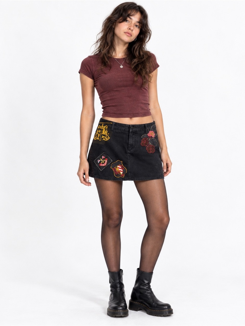 Request Vintage Y2K Black Embroidered Patch Low Rise Grunge Mini Skirt 7 Fits XS - Picture 15 of 15
